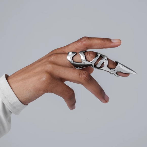 VITALY Jewelry - VITALY verge x Tate McRae full finger stainless steel ring unisex size 7